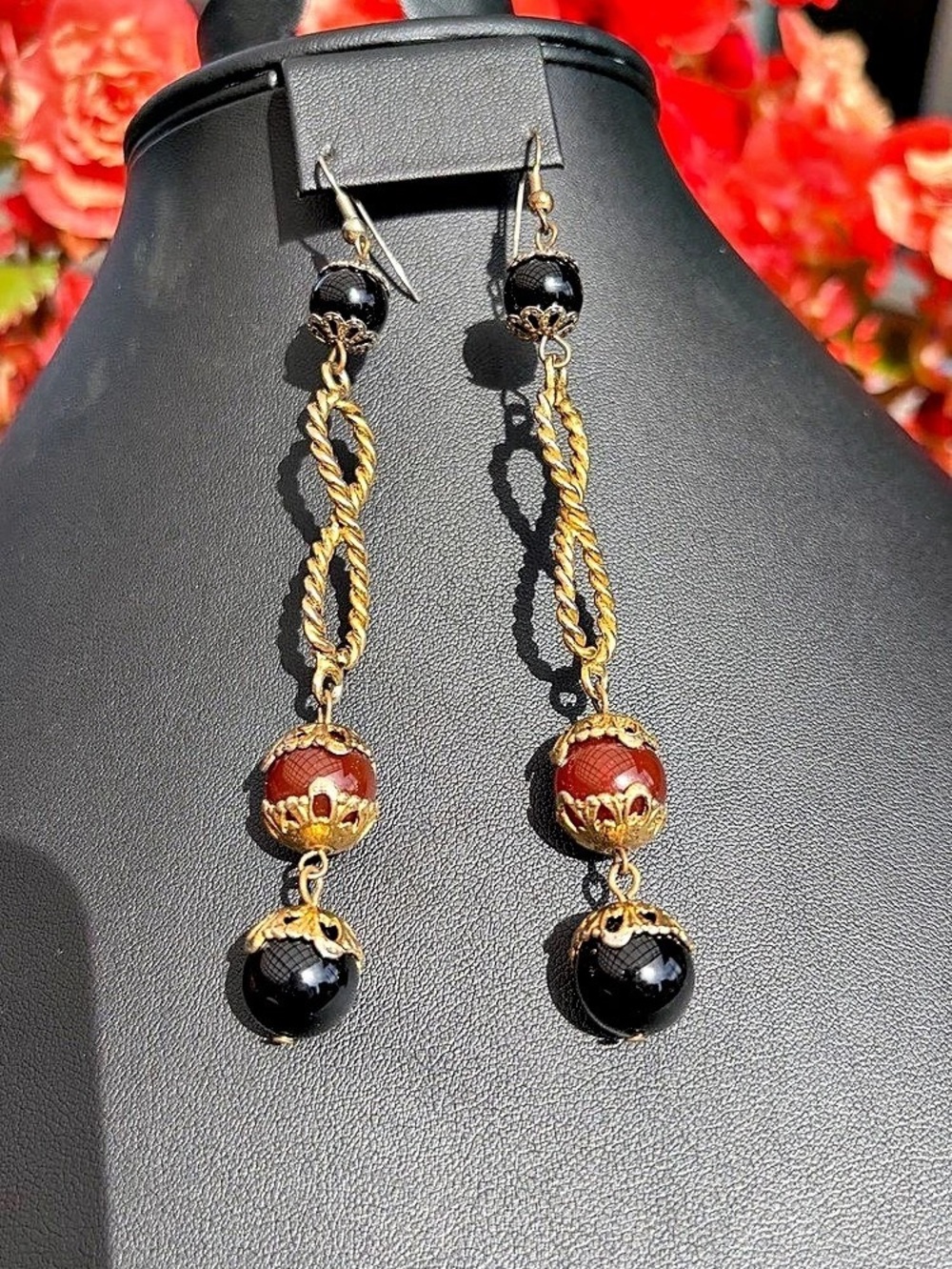Earrings Gold Tone Twisted Infinity Drop Dangle Black /Carnelian Glass Beads 4.5